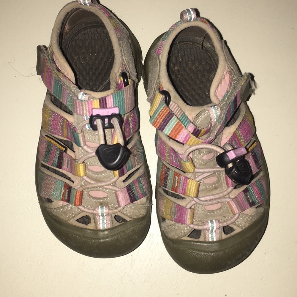 Girls keen sandles